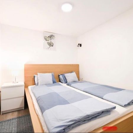 2 Bedroom Flat In Nyar Str., Boutique Budapest Eksteriør billede