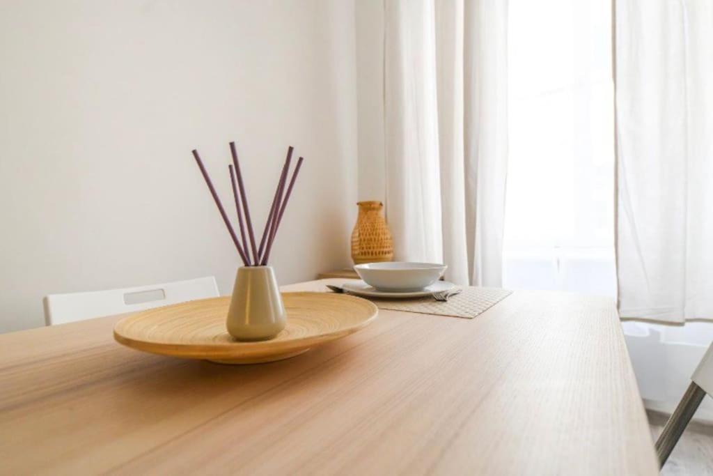 2 Bedroom Flat In Nyar Str., Boutique Budapest Eksteriør billede